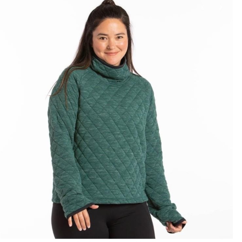 NWOT Quilted Lauren Pullover